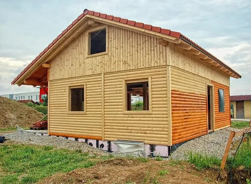 Jak ocieplić dom drewniany styropianem i uniknąć problemów z wilgocią