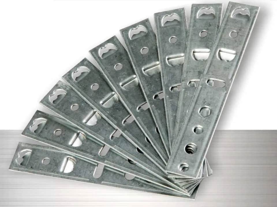 Kotwy do ścian warstwowych: Kluczowe informacje o montażu i typach