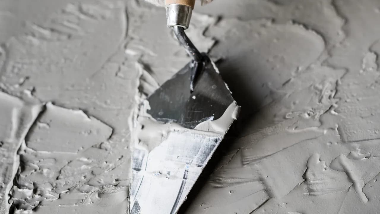 Ile kosztuje zrobienie wylewki samopoziomującej? Zobacz ceny i porady