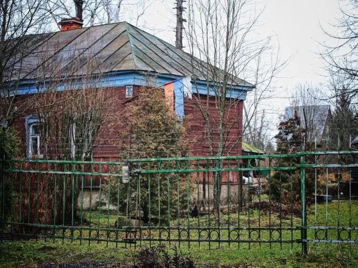 Jakie ogrzewanie do starego drewnianego domu, by uniknąć wysokich kosztów?