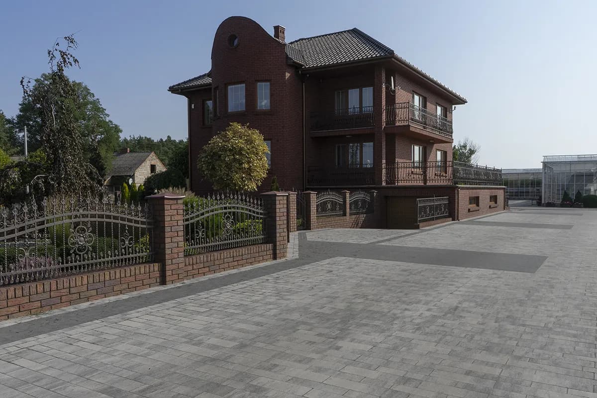 Czy ułożenie kostki brukowej wymaga zgłoszenia? Sprawdź, zanim zaczniesz!