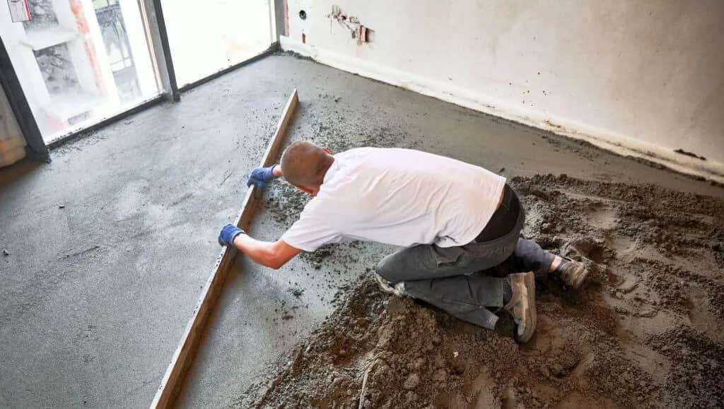 Wylewka samopoziomująca ile na m2 - oblicz zużycie i uniknij strat